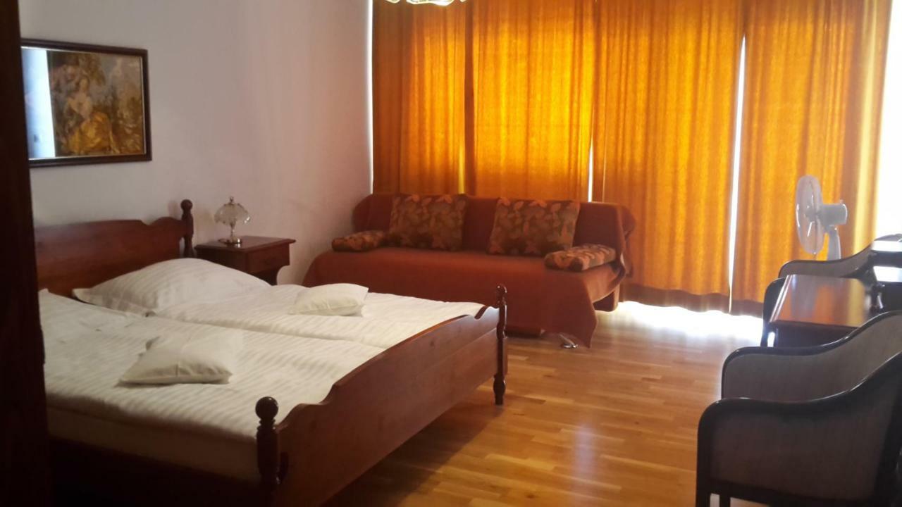 As Brela Hotel ภายนอก รูปภาพ