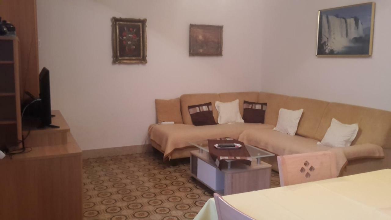 As Brela Hotel ภายนอก รูปภาพ