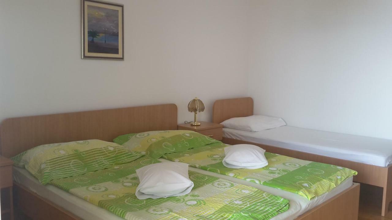 As Brela Hotel ภายนอก รูปภาพ